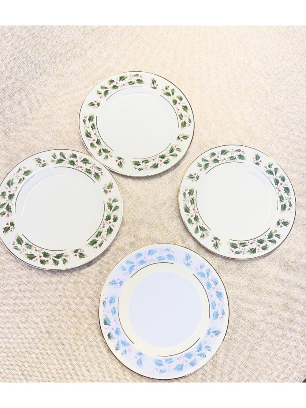 Royal Limited Holly Holiday 7 1/2" Bread Plates Set 4 Christmas Vtg Caldor